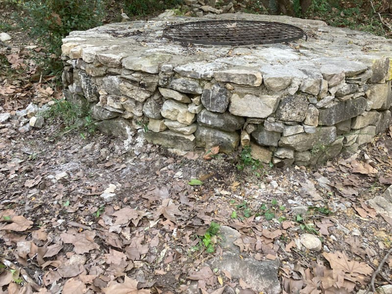 réfection de la margelle du puits de la Fons d'Arques